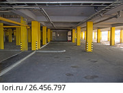 Стоянка в торговом центре. Стоковое фото, фотограф Тарановский Д. / Фотобанк Лори