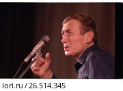 Евгений Евтушенко читает стихи, творческая встреча. Редакционное фото, фотограф Борис Кавашкин / Фотобанк Лори