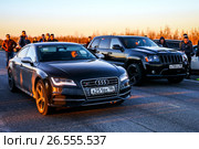 Audi S7 and Jeep Grand Cherokee SRT-8 (2017 год). Редакционное фото, фотограф Art Konovalov / Фотобанк Лори