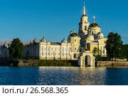 Россия, озеро Селигер, православный монастырь Нилова Пустынь. Стоковое фото, фотограф glokaya_kuzdra / Фотобанк Лори