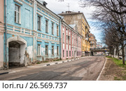 Тверь. Дома на набережной Степана Разина. On the embankment of Stepan Razin (2017 год). Стоковое фото, фотограф Baturina Yuliya / Фотобанк Лори