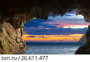 Grottos at coast. Стоковое фото, фотограф Яков Филимонов / Фотобанк Лори