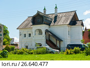 Палаты купца Афанасия Фирсовича Олисова (Крутой переулок, 7). Солнечный летний день. Нижний Новгород. Россия (2017 год). Редакционное фото, фотограф E. O. / Фотобанк Лори