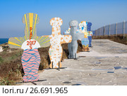 PAPHOS - JULY 12, 2017: Idol of Pomos.Waterside Artwork in Paphos made by students from high schools across the island. Редакционное фото, фотограф Papoyan Irina / Фотобанк Лори