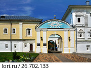 Russia, Kostroma city, gates in Ipatievsky monastery (2015 год). Стоковое фото, фотограф ElenArt / Фотобанк Лори