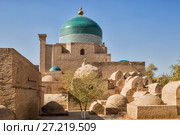 Ancient crypts at the walls of Pakhlavan Mahmud architectural complex, Khiva, Uzbekistan (2016 год). Стоковое фото, фотограф Юлия Бабкина / Фотобанк Лори