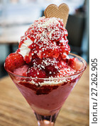Icecream dessert. Стоковое фото, фотограф Михаил Лавренов / Фотобанк Лори