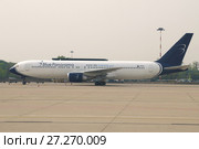 Самолет Boeing 767-3X2(ER) (I-BPAD) Blue Panorama Airlines в аэропорту Мальпенса ранним утром. Милан (2017 год). Редакционное фото, фотограф Виктор Карасев / Фотобанк Лори