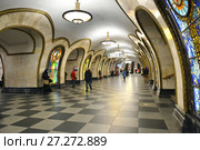 Novoslobodskaya, Moscow Metro station in Tverskoy District. It is on Koltsevaya Line, it was opened on 30 January 1952. Winter (2017 год). Редакционное фото, фотограф Валерия Попова / Фотобанк Лори