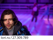 Пётр Чернышёв во время репетиции ледового балета "Щелкунчик" в Новопушкинском сквере города Москвы в рамках фестиваля "Путешествие в Рождество" (2017 год). Редакционное фото, фотограф Николай Винокуров / Фотобанк Лори