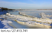 Сброс воды с Горьковского водохранилища. Волга под Балахной. Январь 2018. Стоковое видео, видеограф Александр Романов / Фотобанк Лори