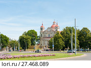 Костёл Святых Петра и Павла в Антакальнисе. Вильнюс, Литва (2015 год). Редакционное фото, фотограф Бурмистрова Ирина / Фотобанк Лори