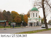 Знаменская церковь в Перове. Москва (2016 год). Редакционное фото, фотограф Бурмистрова Ирина / Фотобанк Лори