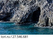 Sea grotto of frozen volcanic lava. Стоковое фото, фотограф Konstantin Shabalin / Фотобанк Лори