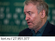 Народный артист РФ, российский дирижёр Валерий Абисалович Гергиев дает интервью федеральному каналу в городе Москве (2018 год). Редакционное фото, фотограф Николай Винокуров / Фотобанк Лори