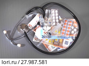 Euro banknotes medicines syringe. Стоковое фото, фотограф Юрий Бизгаймер / Фотобанк Лори