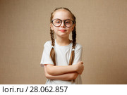 Портрет девочки в очках. Стоковое фото, фотограф Иван Карпов / Фотобанк Лори