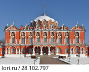 Петровский путевой (подъездной) дворец на Тверском тракте (Ленинградский проспект) (2018 год). Стоковое фото, фотограф Валерия Попова / Фотобанк Лори
