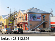 Город Псков. Предвыборный плакат на улице (2018 год). Редакционное фото, фотограф EgleKa / Фотобанк Лори