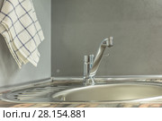 Faucet in kitchen. Стоковое фото, фотограф Ольга Сапегина / Фотобанк Лори