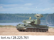 Советский и российский зенитный пушечно-ракетный комплекс SA-19 Grison «Тунгу́ска» (2К22) в движении на Международном военно-техническом форуме "Армия-2017". Московская область, полигон "Алабино" Редакционное фото, фотограф Малышев Андрей / Фотобанк Лори