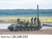 Советский самоходный  240-мм миномёт 2С4 Тюльпан (объект 240) готовится к стрельбе на Международном военно-техническом форуме "Армия-2017". Московская область, полигон "Алабино" Редакционное фото, фотограф Малышев Андрей / Фотобанк Лори