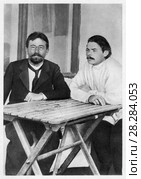 Антон Павлович Чехов и Максим Горький в Ялте. Фотография 1901 г. Стоковое фото, фотограф Маргарита Лир / Фотобанк Лори