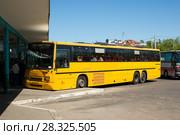 Калининград. Автобус междугородный Carrus Fifty на шасси Volvo B10M-70B на автовокзале (2008 год). Редакционное фото, фотограф Дмитрий Щукин / Фотобанк Лори