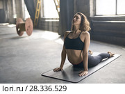 Sportive girl yoga training. Стоковое фото, фотограф Andriy Bezuglov / Фотобанк Лори