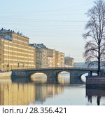 Санкт-Петербург. Утренние отражения на реке Фонтанке (2018 год). Стоковое фото, фотограф Александр Алексеев / Фотобанк Лори