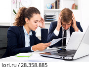 Two office workers made a mistake. Стоковое фото, фотограф Яков Филимонов / Фотобанк Лори