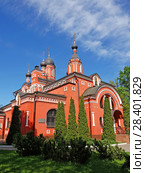 view of Trinity temple in Skhodnya, Russia (2018 год). Стоковое фото, фотограф Володина Ольга / Фотобанк Лори