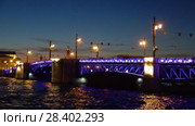 Дворцовый мост в ночной подсветке белой ночью. Санкт-Петербург, Россия (2018 год). Редакционное видео, видеограф Виктор Карасев / Фотобанк Лори