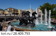 Moscow, Russia - May 12. 2018. Four seasons of the year is a fountain on Manege Square. Редакционное видео, видеограф Володина Ольга / Фотобанк Лори