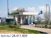 Газовая автозаправочная станция. Астраханская область (2018 год). Редакционное фото, фотограф Игорь Низов / Фотобанк Лори