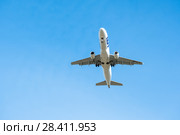 Embraer ERJ-175 of LOT - Polish Airlines. Board number SP-LII. Before landing in the Pulkovo Airport (2018 год). Редакционное фото, фотограф Ольга Визави / Фотобанк Лори