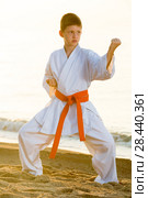 boy exercising tae kwon do. Стоковое фото, фотограф Яков Филимонов / Фотобанк Лори