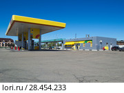 Заправка Роснефть в станице Староминская (2017 год). Редакционное фото, фотограф Светлана Шимкович / Фотобанк Лори