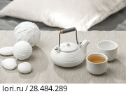 Tea set at beautiful lounge with nobody. Стоковое фото, фотограф Kirill Kedrinskiy / Ingram Publishing / Фотобанк Лори