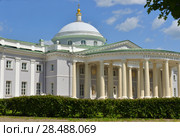 Sklifosovsky Research Institute of Emergency Medicine was founded in 1923 at site of Sheremetyevskaya hospital. Facade (2018 год). Стоковое фото, фотограф Валерия Попова / Фотобанк Лори