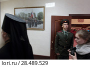 Визит епископа Серпуховского Романа в Софринскую бригаду особого назначения (2018 год). Редакционное фото, фотограф Дмитрий Неумоин / Фотобанк Лори