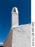 Menorca Es Grau white house chimney detail in Balearic Islands (2013 год). Стоковое фото, фотограф Tono Balaguer / Ingram Publishing / Фотобанк Лори