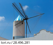 Menorca Sant Lluis San Luis Moli de Dalt windmill in Balearic islands of Spain (2013 год). Стоковое фото, фотограф Tono Balaguer / Ingram Publishing / Фотобанк Лори