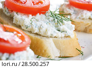 Cottage cheese sandwiches with tomato and dill. Стоковое фото, фотограф Olena Mykhaylova / Ingram Publishing / Фотобанк Лори
