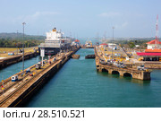 Панамский канал. Трехкамерный шлюз «Gatun» (Гатун). (2016 год). Редакционное фото, фотограф Галина Савина / Фотобанк Лори