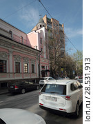 Москва, Дегтярный переулок дом 9 (2018 год). Редакционное фото, фотограф Дмитрий Неумоин / Фотобанк Лори