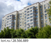 Семнадцатиэтажный панельный жилой дом (год постройка: 2004). Улица Войтовича, 3. Город Реутов. Московская область (2018 год). Стоковое фото, фотограф lana1501 / Фотобанк Лори