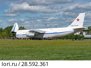 Очередь в самолет Ан-124 "Руслан", эродром Мигалово. Праздничные мероприятия, приуроченные к 75-летию со дня формирования 12-й гвардейской военно-транспортной авиационной Мгинской дивизии 196-го ВТАП (2018 год). Редакционное фото, фотограф Alexei Tavix / Фотобанк Лори