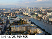 Москва. Панорама Котельнической набережной. Вид со смотровой площадки в Свиссотель Красные холмы (2017 год). Стоковое фото, фотограф Елена Орлова / Фотобанк Лори