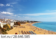 Portugal. Algarve. Beautiful beach recreation area of Albufeira coastline on a sunny summer day (2012 год). Стоковое фото, фотограф Виктория Катьянова / Фотобанк Лори